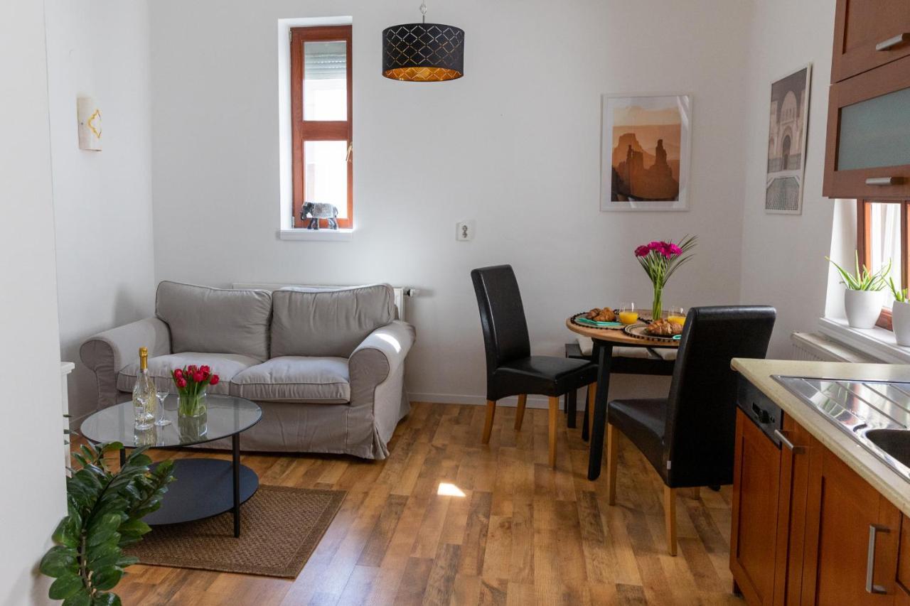 Republic Apartman Lejlighed Baja Eksteriør billede